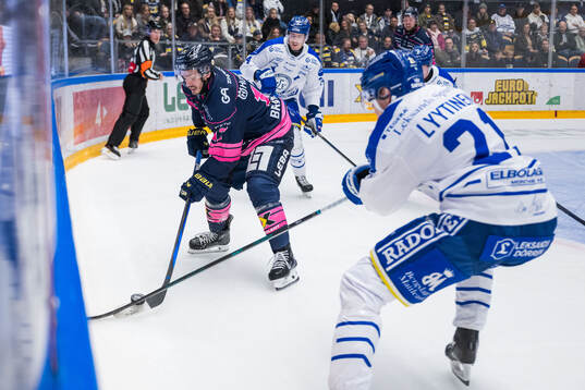 HV71s Isac Brännström och Leksands Joonas Lyytinen