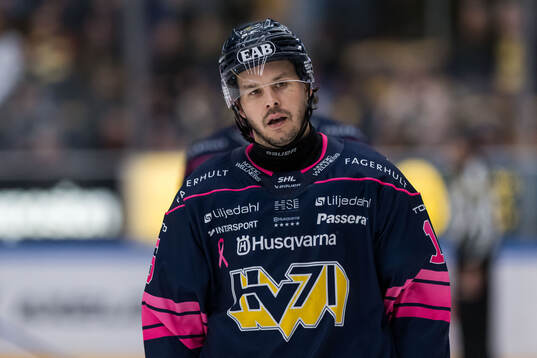 HV71s Tanner Kero deppar