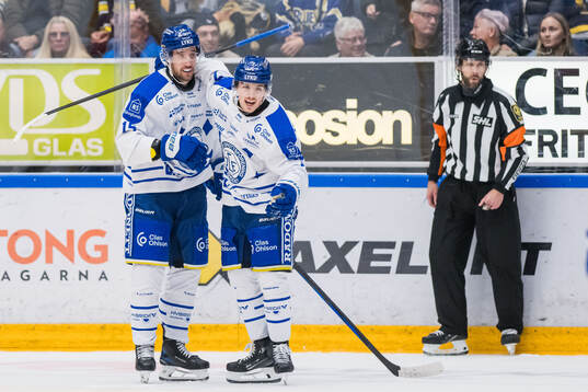 Leksands Max Veronneau och Marcus Karlberg jublar