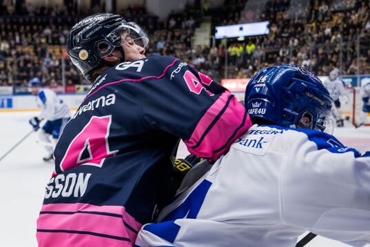 HV71s Hugo Fransson och Leksands Oskar Lang