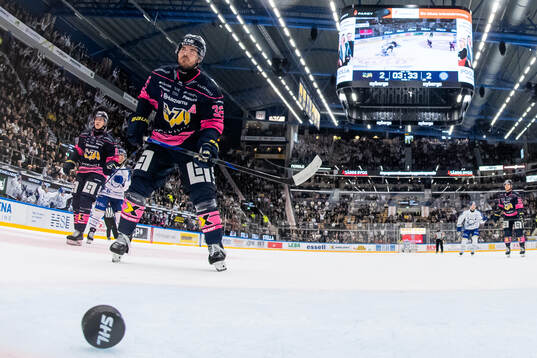 HV71s Oscar Engsund deppar