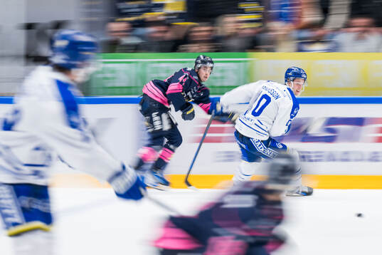 HV71s Joona Luoto och Leksands Anton Johansson