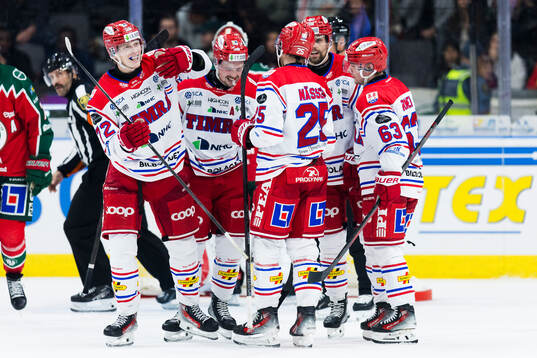 Timrås Erik Walli Walterholm jublar