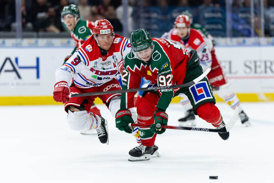 Timrås Didrik Strömberg och Frölundas Filip Cederqvist