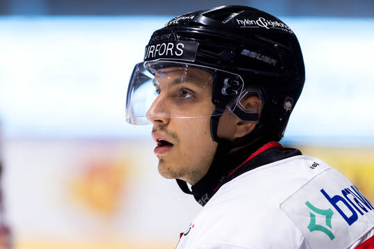 Malmö Redhawks Jakub Galvas på uppvärmningen