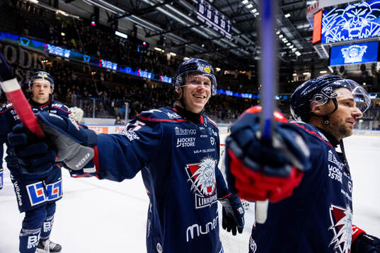 Linköpings Arvid Aronsson jublar