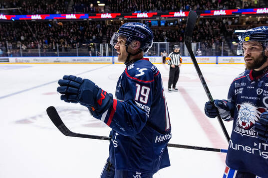 Linköpings Patrick Russell jublar