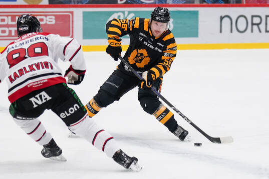 Örebros Patrik Karlkvist och Skellefteås Oskar Nilsson