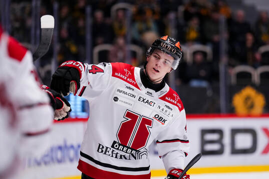 Örebros Melvin Fernström jublar