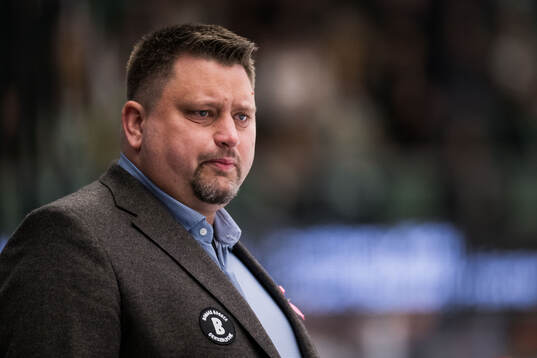 Modos tränare Mattias Karlin