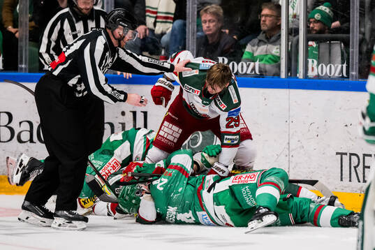 Rögles Mattias Göransson och Modos Mikkel Aagaard