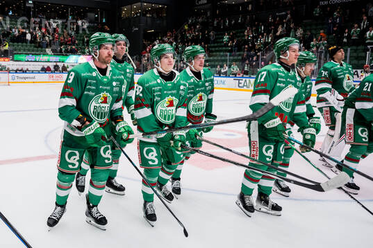 Rögles Linus Sandin och Isac Solberg jublar