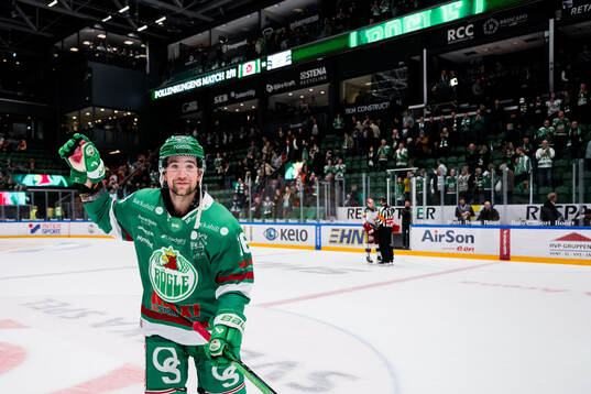 Rögles Lukas Ekeståhl-Jonsson jublar