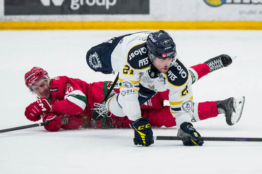 Moras Fabian Ilestedt och Södertäljes Nolan Stevens
