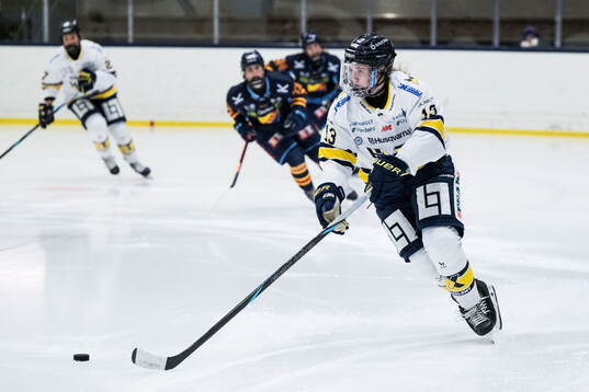 HV71s Julia Nearis
