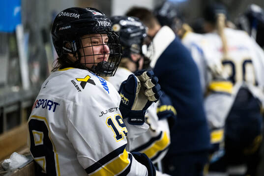 HV71s Klara Seroiszkova deppar
