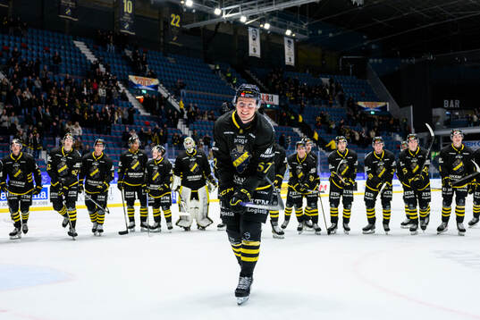 AIKs Alfred Barklund jublar