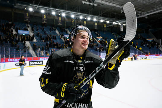 AIKs Christoffer Björk jublar