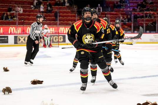 Brynäs Jenniina Nylund jublar