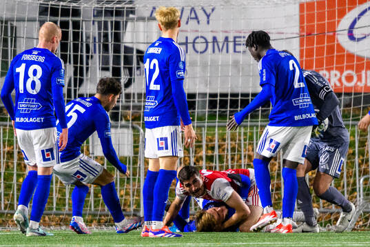 GIF Sundsvalls målvakt Jonas Olsson, Ludvig Svanberg och