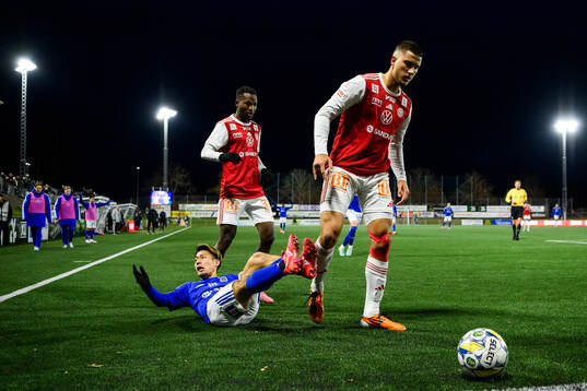 GIF Sundsvalls Taiki Kagayama och Sandvikens IFs Zinedin