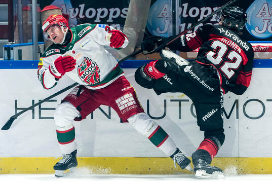 Modos Mattias Norlinder och Malmö Redhawks Joona Ikonen