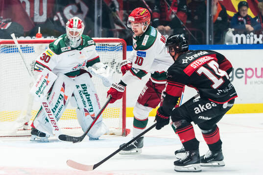 Modos Sampo Ranta och målvakt Lassi Lehtinen och Malmö