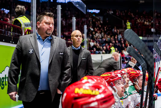 Modos tränare Mattias Karlin