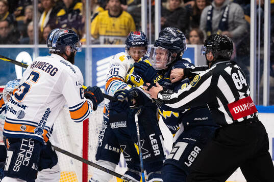 Växjös Elias Rosén och HV71s Tommi Tikka