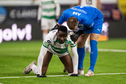 Västerås Frederic Nsabiyumva och målvakt Anton