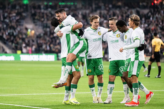 Hammarbys Jusef Erabi och Nahir Besara jublar