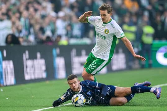 Hammarbys Hampus Skoglund och Malmö FFs Gabriel Busanello