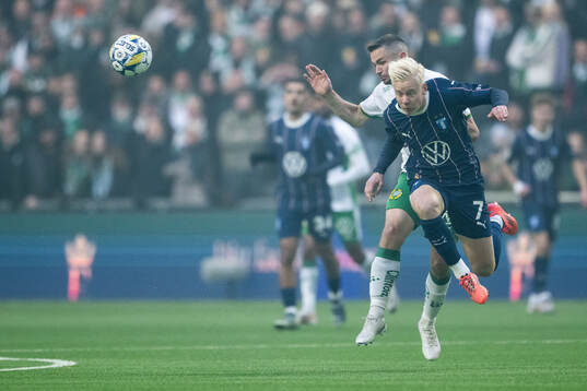 Hammarbys Oscar Johansson Schellhas och Malmö FFs Otto