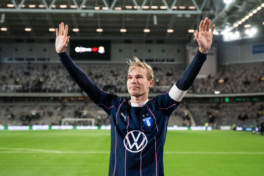 Malmö FFs Oscar Lewicki jublar