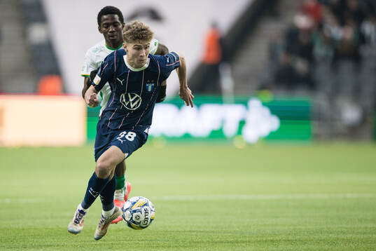 Malmö FFs Hugo Bolin och Hammarbys Bazoumana Touré