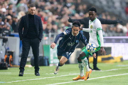 Malmö FFs Adrian Skogmar och Hammarbys Shaquille Pinas
