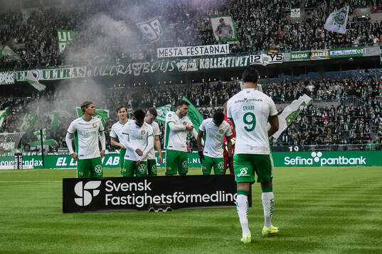 Hammarbys spelare samlas för en gruppbild av startelvan
