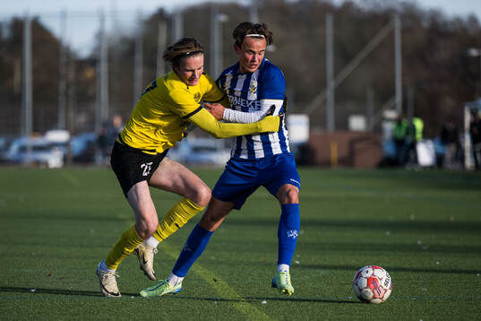 Mjällbys Charles Rosén och IFK Göteborgs Melwin Hedman