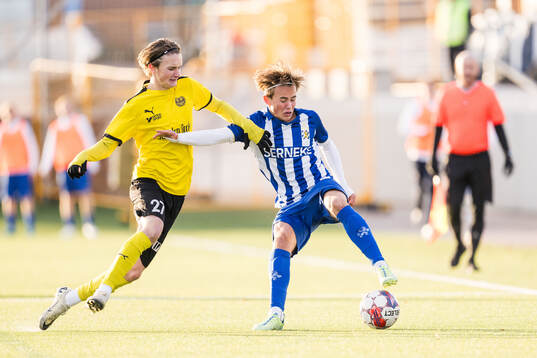 Mjällbys Ludvig Andersson och IFK Göteborgs Melwin Hedman