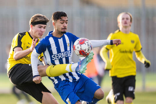 Mjällbys Anakin Jonathan Grahn och IFK Göteborgs Haydar