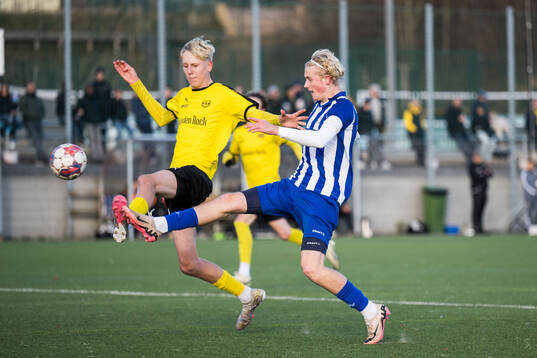 Mjällbys Alex Malmström och IFK Göteborgs Axel