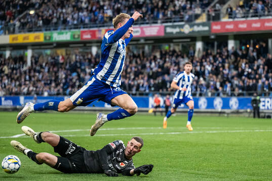 Kalmars målvakt Samuel Brolin och IFK Göteborgs Laurs
