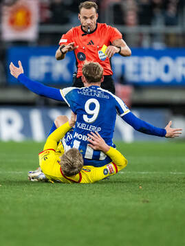 Kalmars Lars Saetra och IFK Göteborgs Laurs Skjellerup