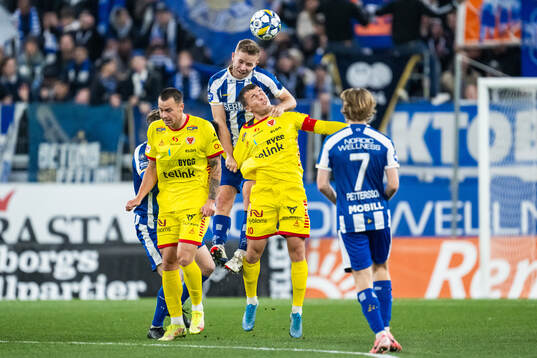 IFK Göteborgs Jonas Bager och Kalmars Simon Skrabb