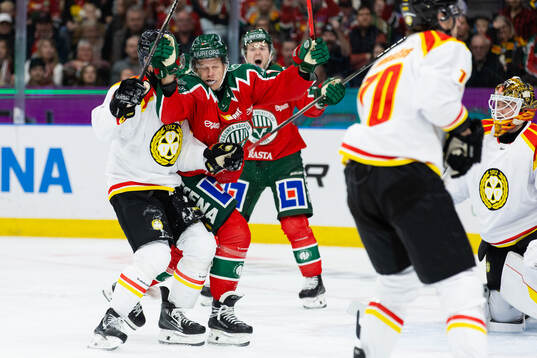 Frölundas Max Friberg jublar