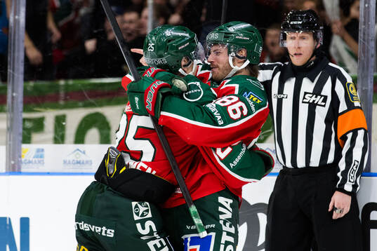 Frölundas Erik Thorell jublar med Arttu Ruotsalainen