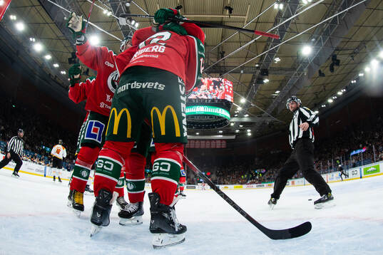 Frölundas Max Friberg jublar