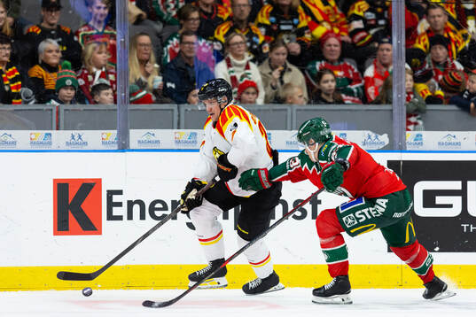 Brynäs Jakob Silfverberg och Frölundas Tom Nilsson