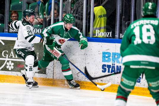 Färjestads Oskar Steen och Rögles Felix Nilsson