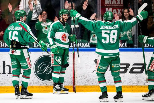 Rögles Josh Dickinson jublar